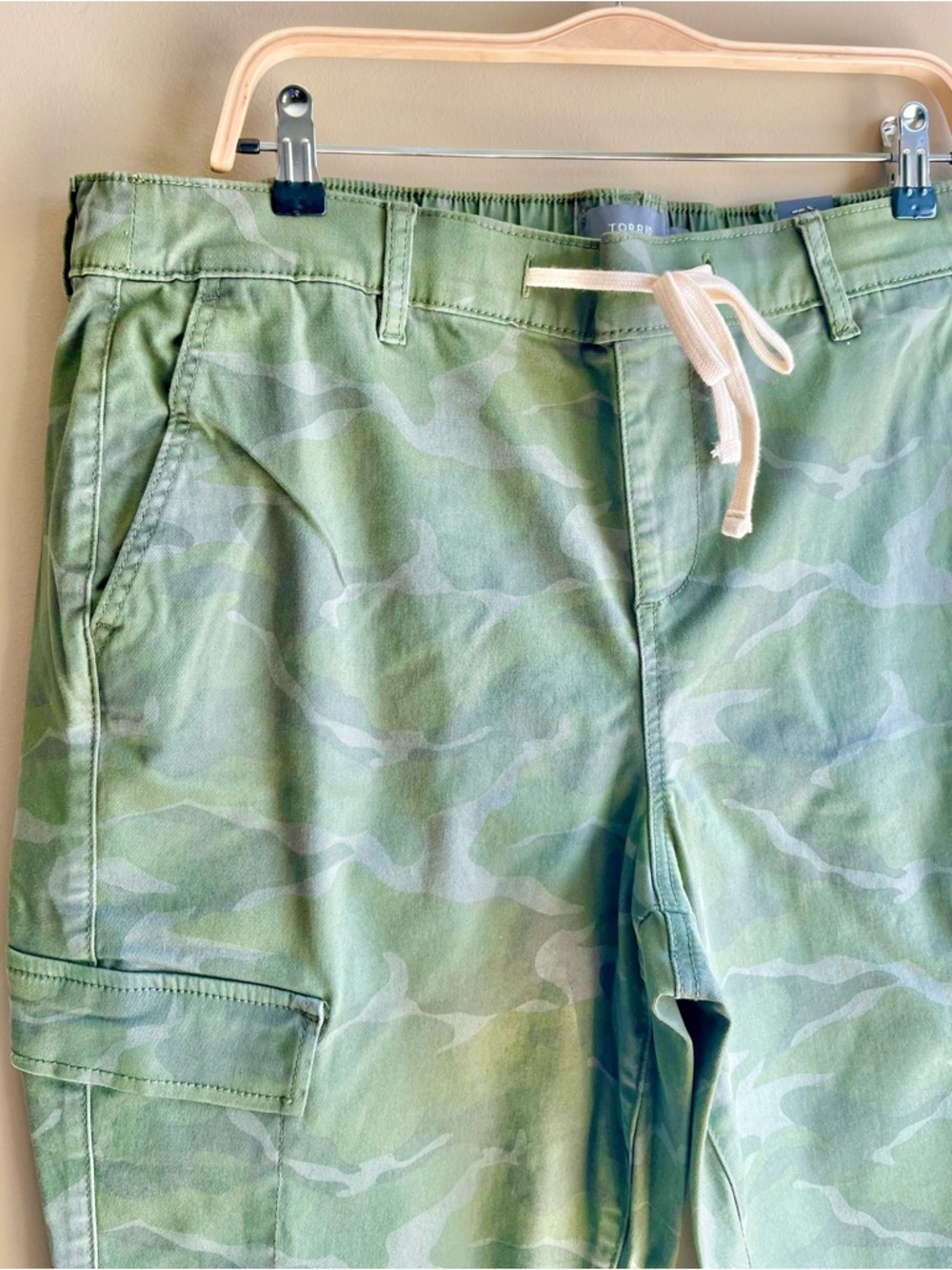 torrid Pull On Weekend Stretch Twill Cargo Mid-Rise Pants in Camo Cadet Olive - Picture 7 of 9